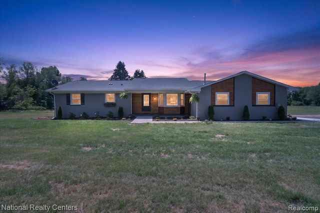 2601 Westwind Drive, Highland, MI 48357