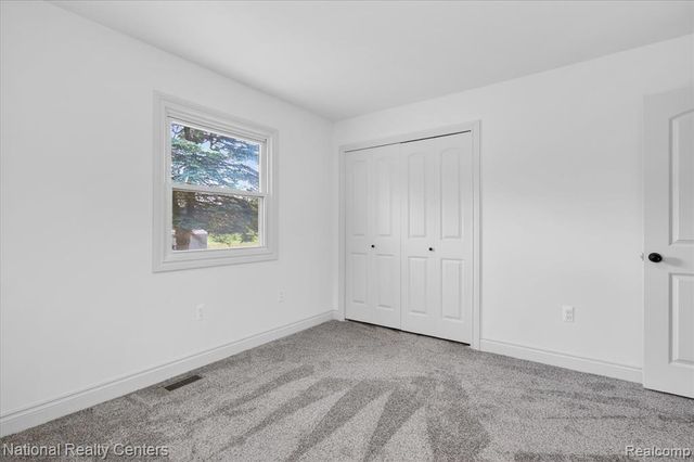 2601 Westwind Drive, Highland, MI 48357