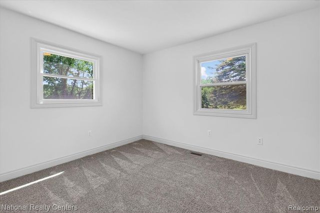 2601 Westwind Drive, Highland, MI 48357