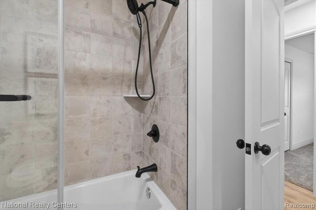 2601 Westwind Drive, Highland, MI 48357