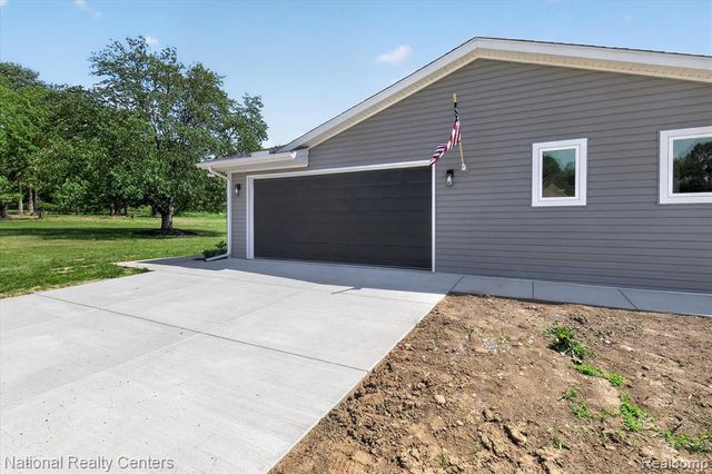 2601 Westwind Drive, Highland, MI 48357