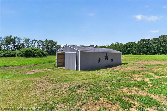 2601 Westwind Drive, Highland, MI 48357