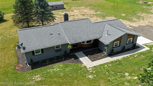 2601 Westwind Drive, Highland, MI 48357