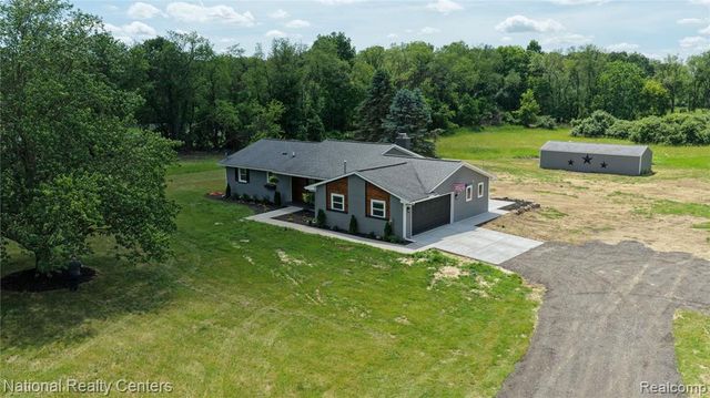 2601 Westwind Drive, Highland, MI 48357