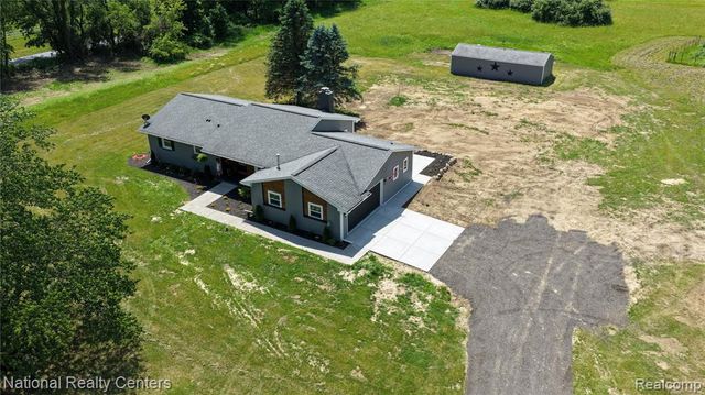 2601 Westwind Drive, Highland, MI 48357