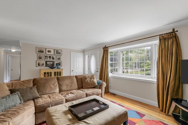 17 Outpost Lane, Centerville, MA 02632