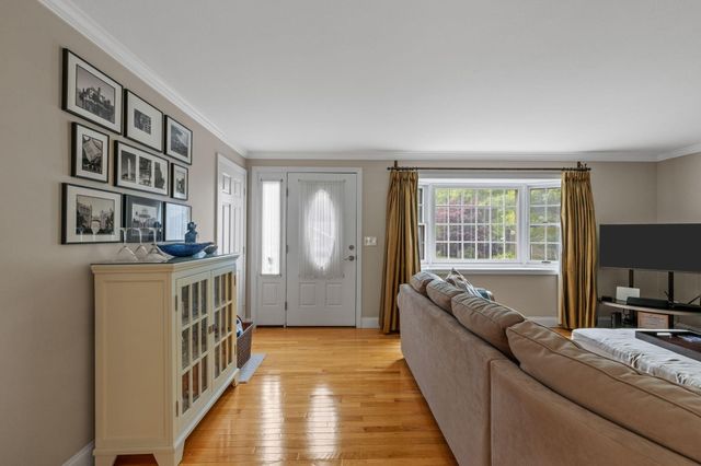 17 Outpost Lane, Centerville, MA 02632