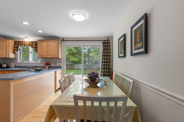 17 Outpost Lane, Centerville, MA 02632