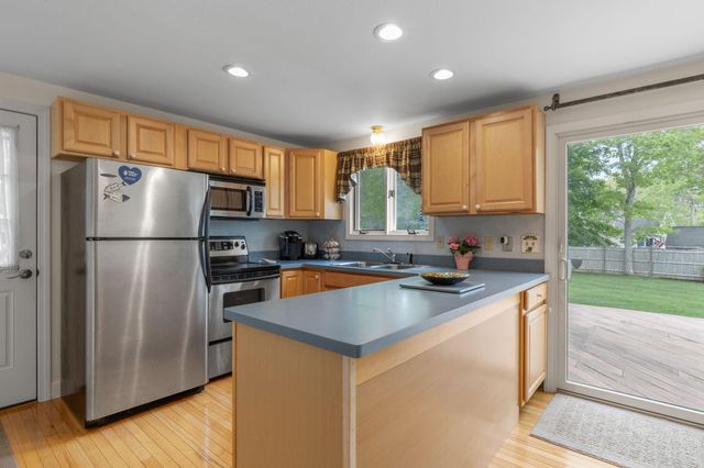 17 Outpost Lane, Centerville, MA 02632