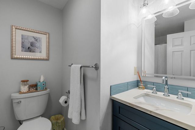 17 Outpost Lane, Centerville, MA 02632