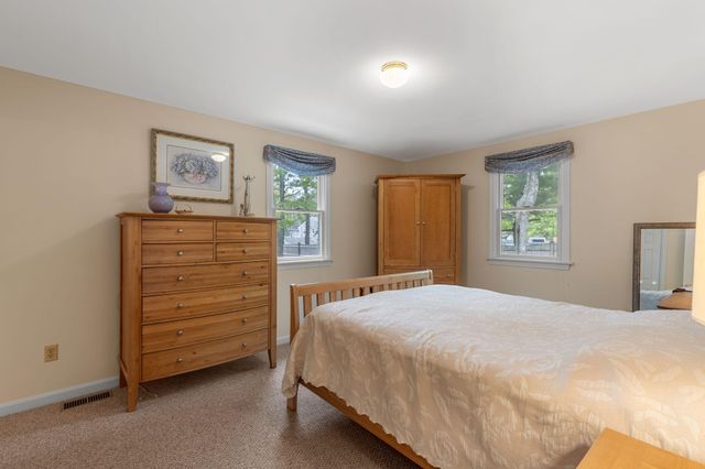 17 Outpost Lane, Centerville, MA 02632