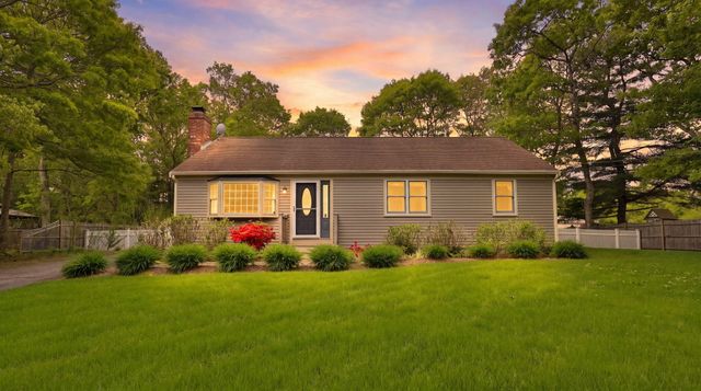 17 Outpost Lane, Centerville, MA 02632
