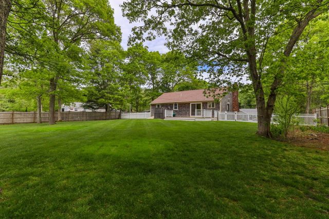 17 Outpost Lane, Centerville, MA 02632