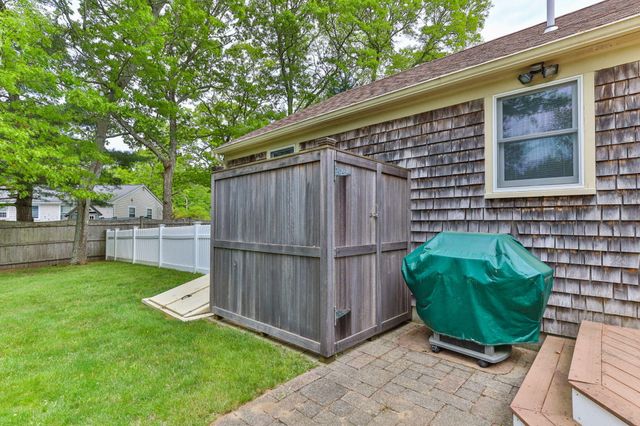 17 Outpost Lane, Centerville, MA 02632