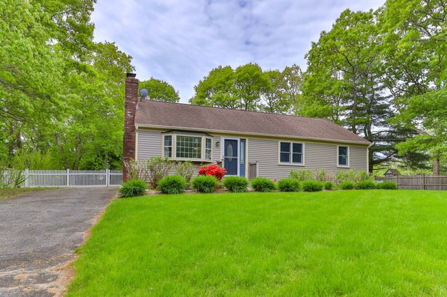 17 Outpost Lane, Centerville, MA 02632