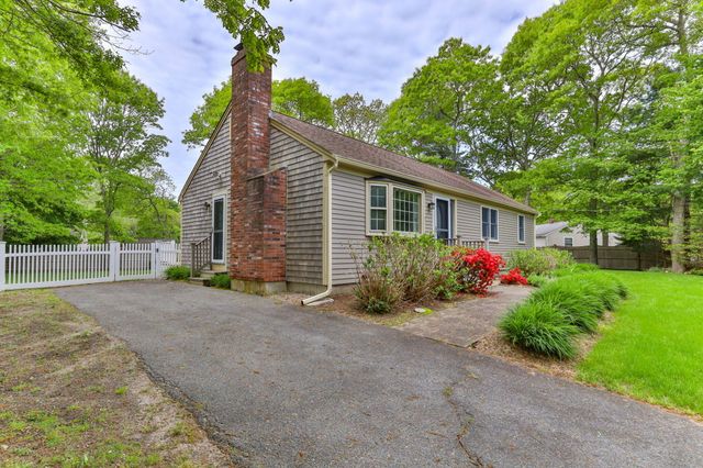 17 Outpost Lane, Centerville, MA 02632