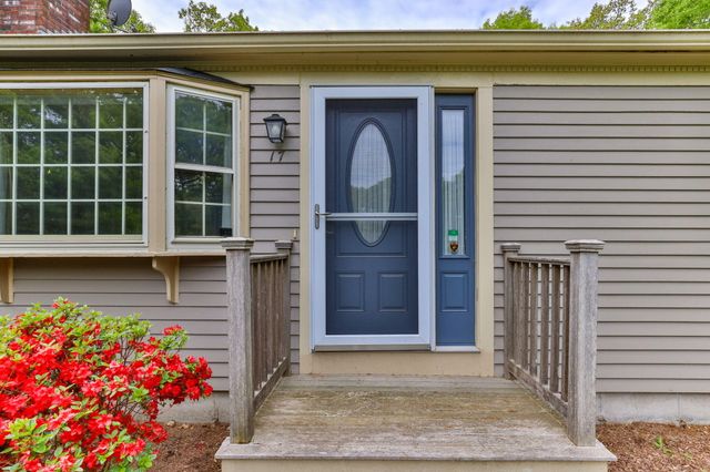 17 Outpost Lane, Centerville, MA 02632