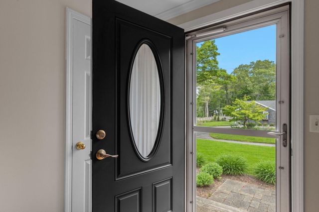17 Outpost Lane, Centerville, MA 02632
