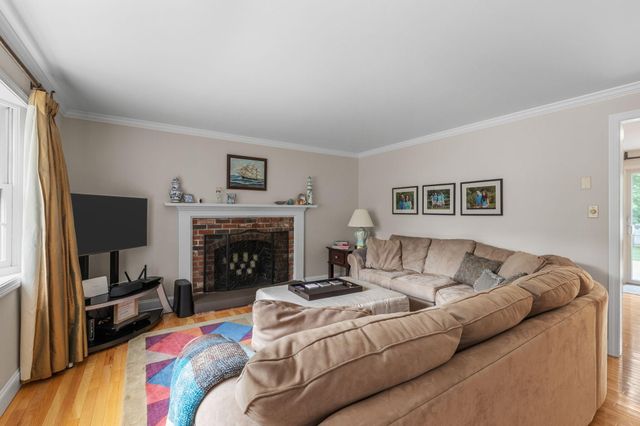 17 Outpost Lane, Centerville, MA 02632