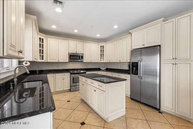31 White Oak Lane, Aberdeen, NJ 07747