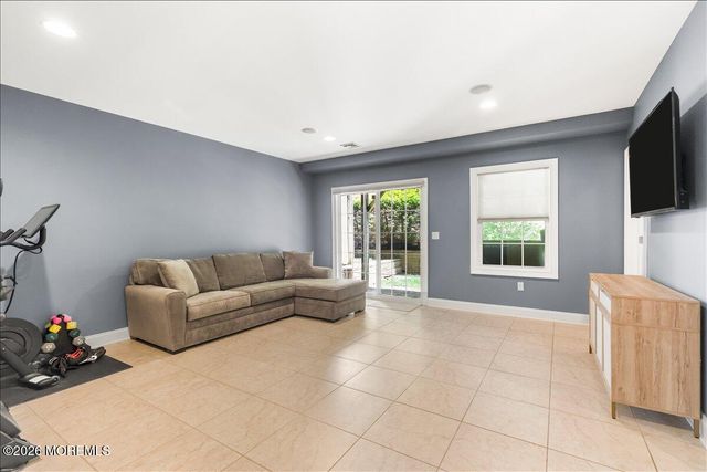 31 White Oak Lane, Aberdeen, NJ 07747