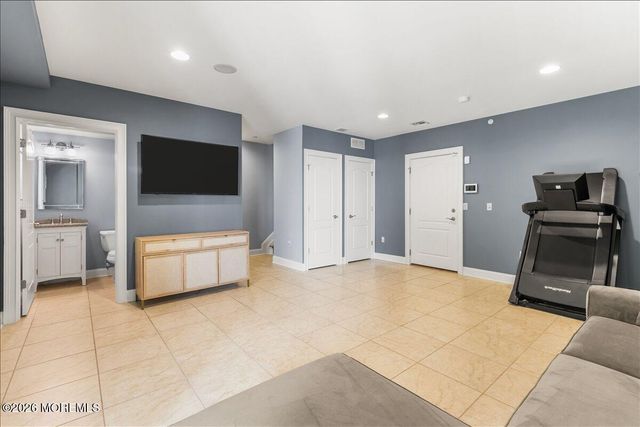 31 White Oak Lane, Aberdeen, NJ 07747