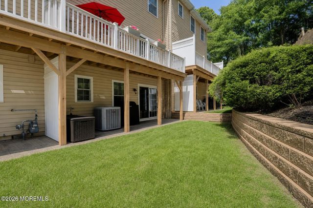 31 White Oak Lane, Aberdeen, NJ 07747