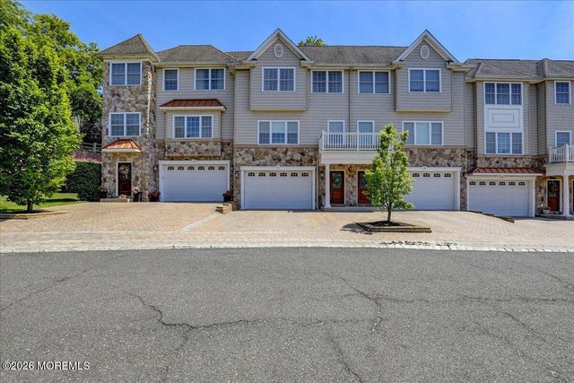 31 White Oak Lane, Aberdeen, NJ 07747