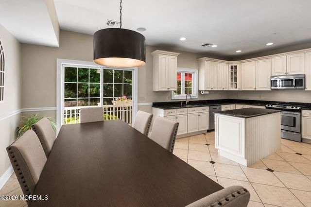 31 White Oak Lane, Aberdeen, NJ 07747
