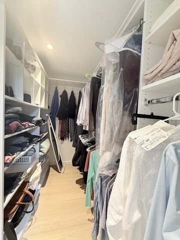 6 Parkside Dr 6, Boston, MA 02130