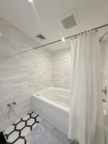 6 Parkside Dr 6, Boston, MA 02130