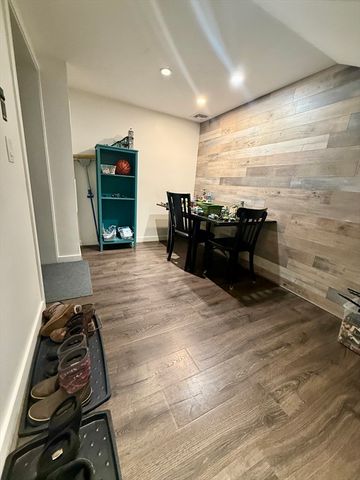 6 Parkside Dr 6, Boston, MA 02130