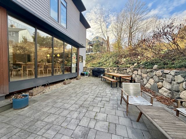 6 Parkside Dr 6, Boston, MA 02130