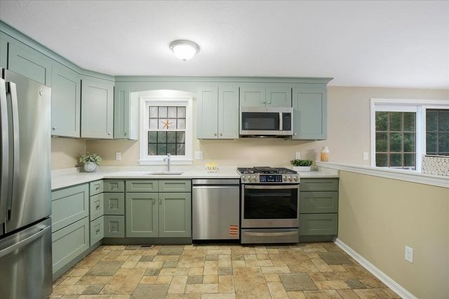 30 Currycomb Cir, Barnstable, MA 02668