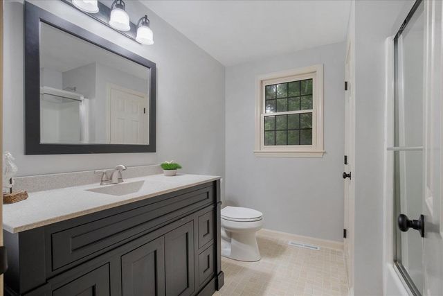 30 Currycomb Cir, Barnstable, MA 02668