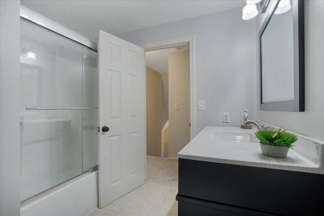 30 Currycomb Cir, Barnstable, MA 02668