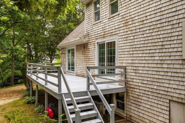 30 Currycomb Cir, Barnstable, MA 02668