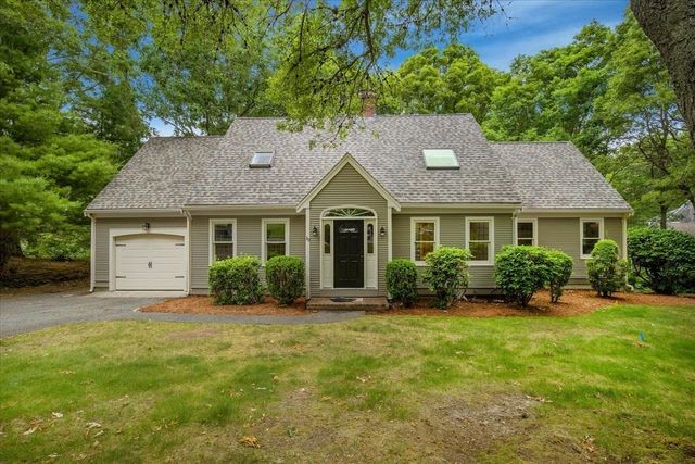 30 Currycomb Cir, Barnstable, MA 02668