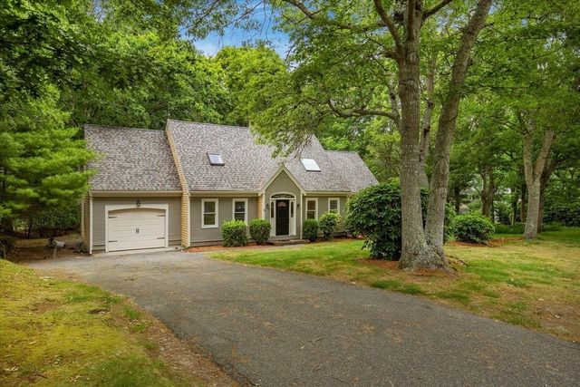 30 Currycomb Cir, Barnstable, MA 02668