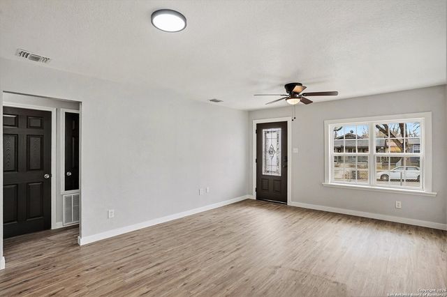 2039 Schley Ave, San Antonio, TX 78210