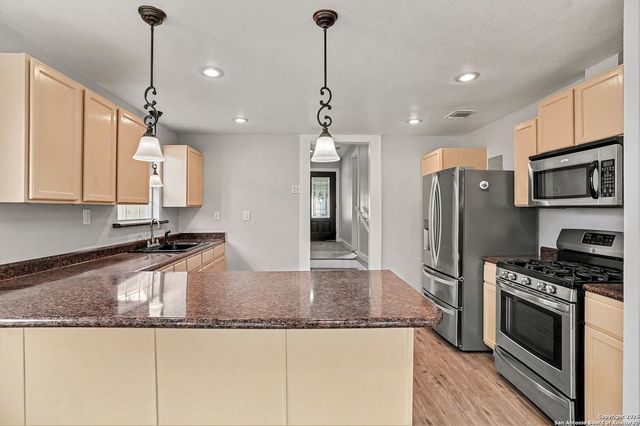 2039 Schley Ave, San Antonio, TX 78210