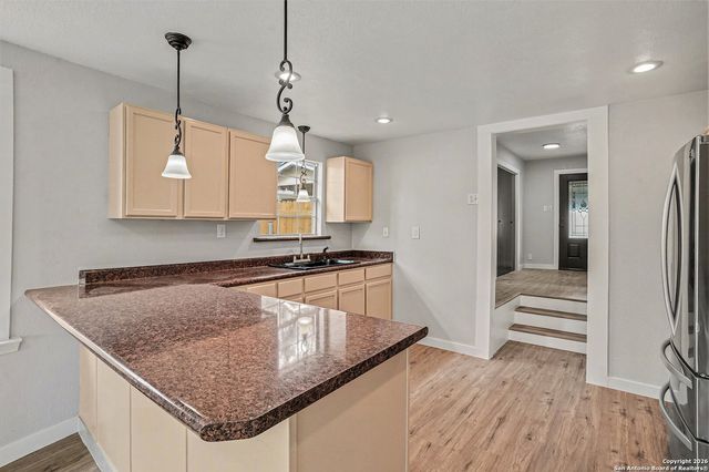 2039 Schley Ave, San Antonio, TX 78210