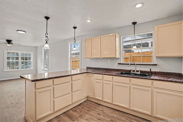 2039 Schley Ave, San Antonio, TX 78210