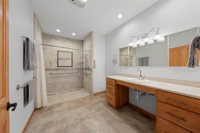 2269 Old Rocksprings Rd, Leakey, TX 78873