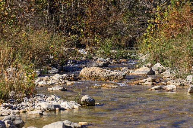 2269 Old Rocksprings Rd, Leakey, TX 78873