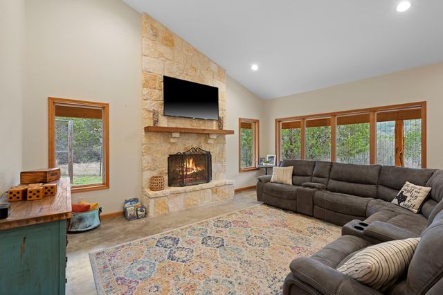 2269 Old Rocksprings Rd, Leakey, TX 78873