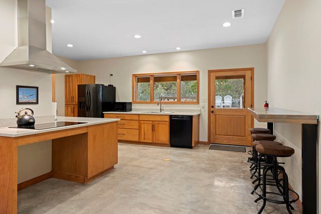 2269 Old Rocksprings Rd, Leakey, TX 78873