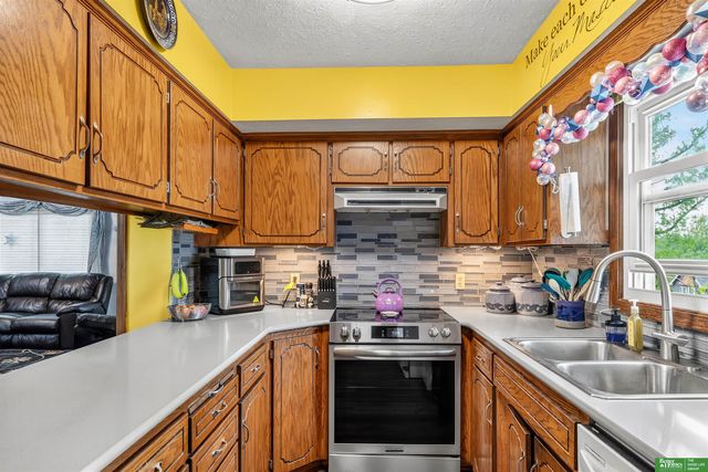11026 N 50th Avenue, Omaha, NE 68152