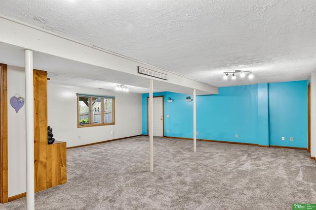 11026 N 50th Avenue, Omaha, NE 68152