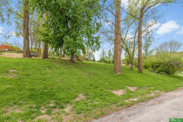 11026 N 50th Avenue, Omaha, NE 68152